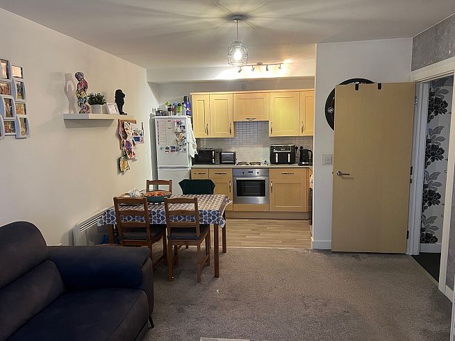 80 Hollybrook Park, Bristol, Bristol